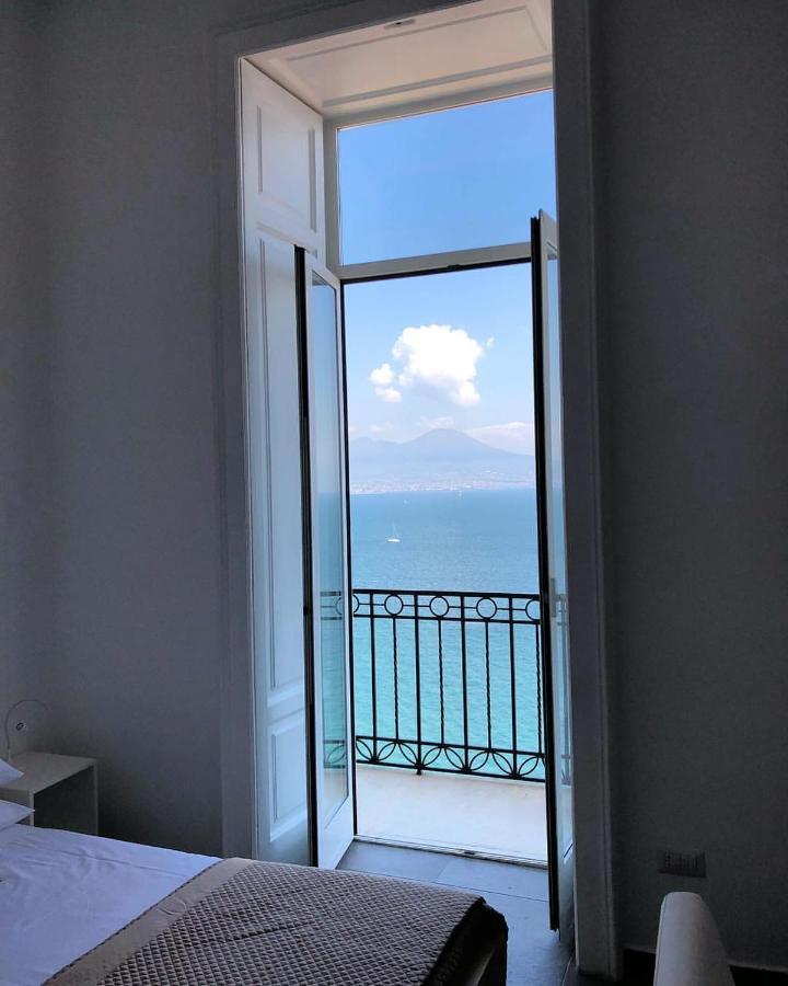 Lux Bed & Breakfast Napoli Bagian luar foto