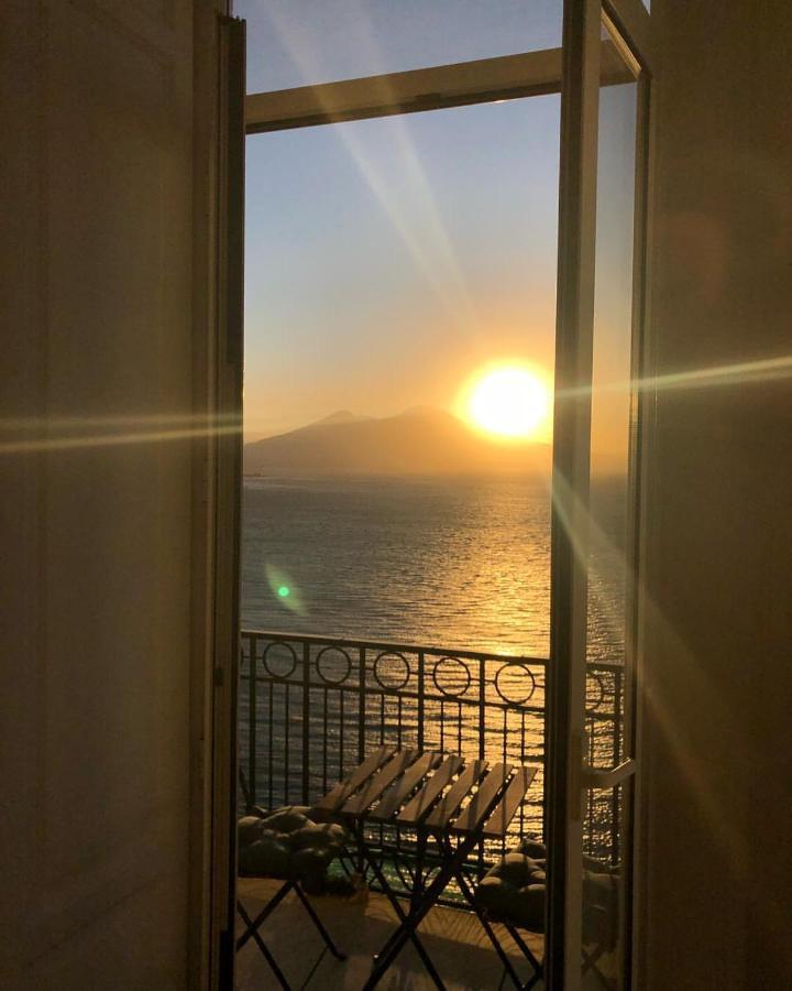 Lux Bed & Breakfast Napoli Bagian luar foto